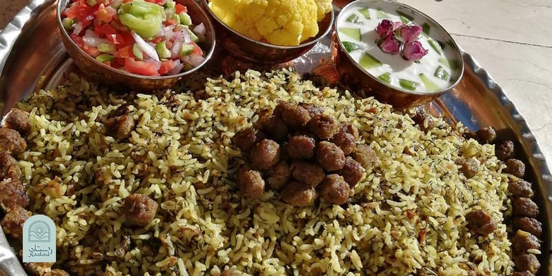 طرز تهیه کلم پلو شیرازی با سبزی خشک
